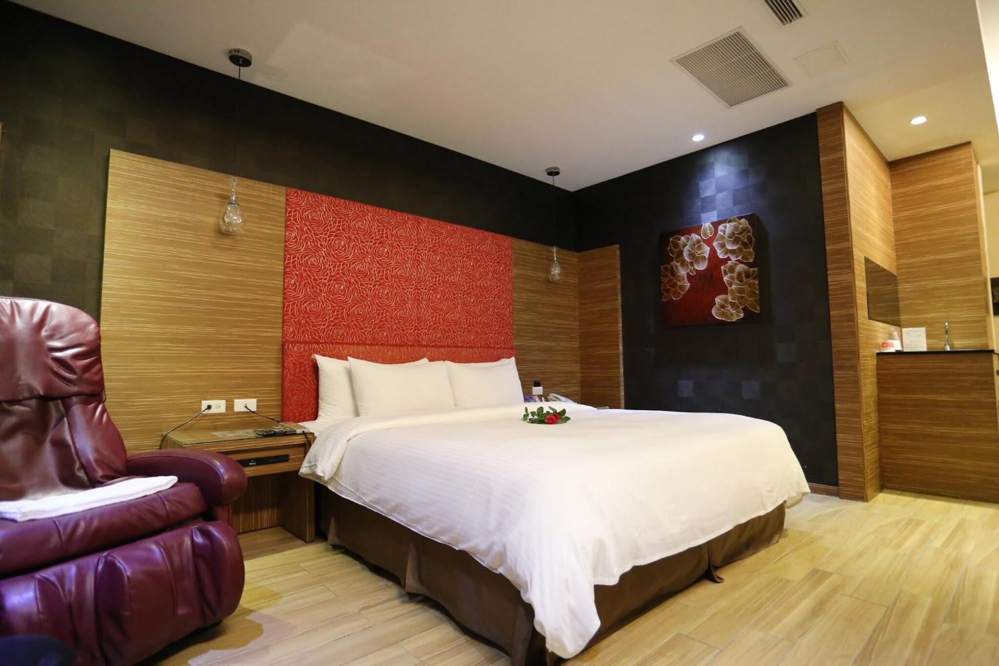 Go Shine Motel Pingtung ภายนอก รูปภาพ