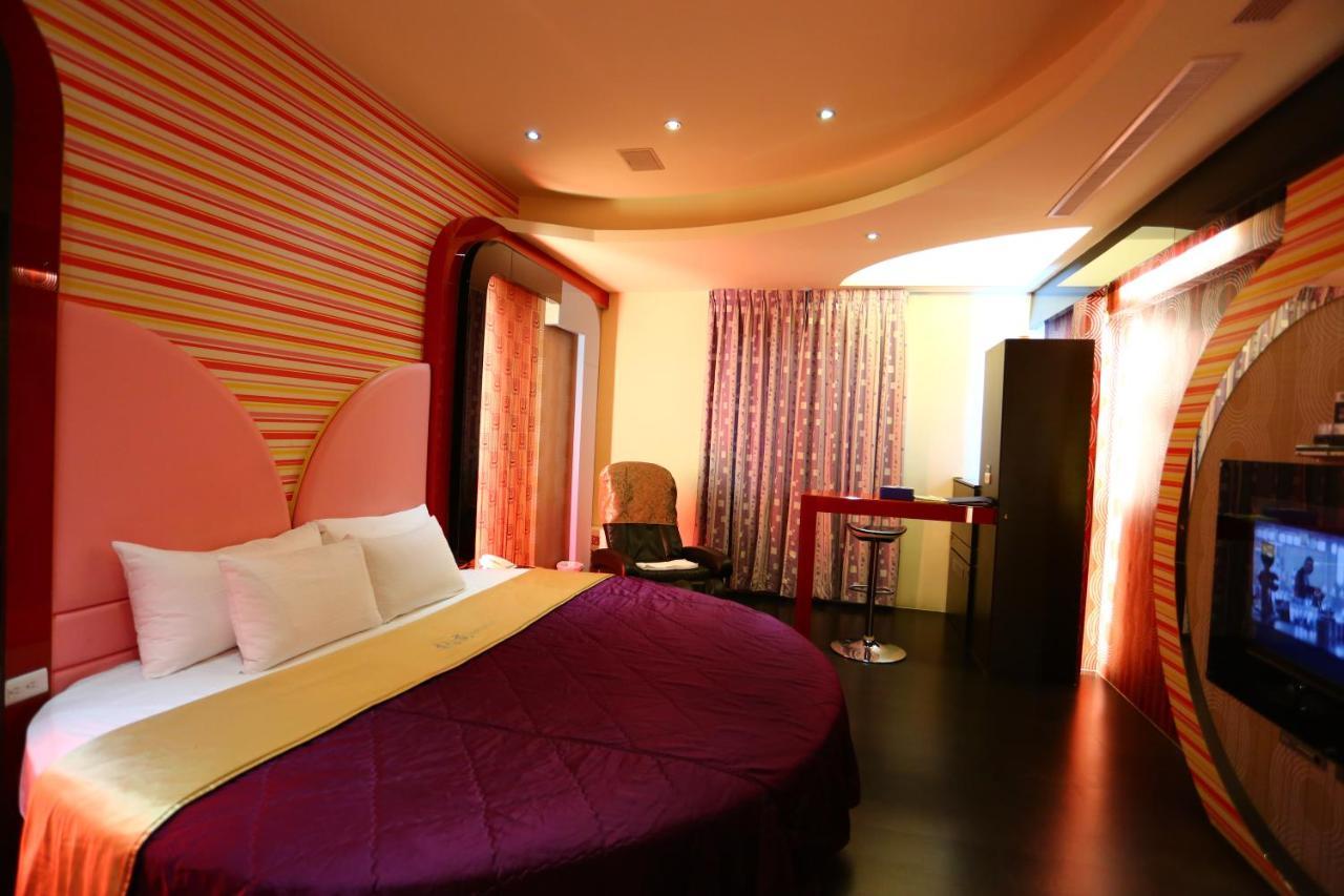 Go Shine Motel Pingtung ภายนอก รูปภาพ
