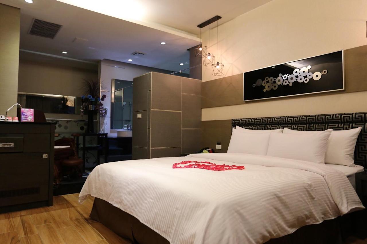 Go Shine Motel Pingtung ภายนอก รูปภาพ
